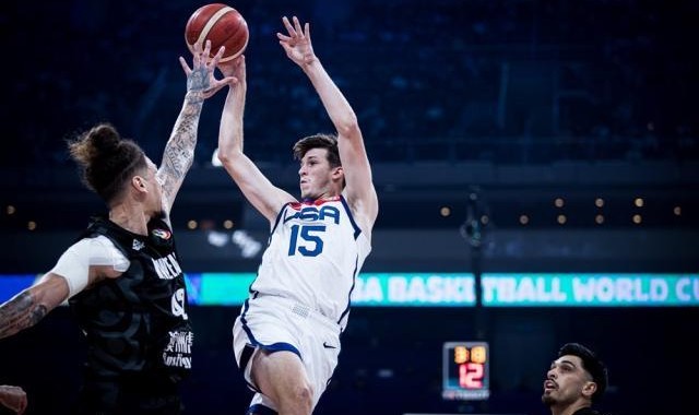 九游体育-人气超高！里夫斯又蜕变 湖人新星成科尔百搭利器