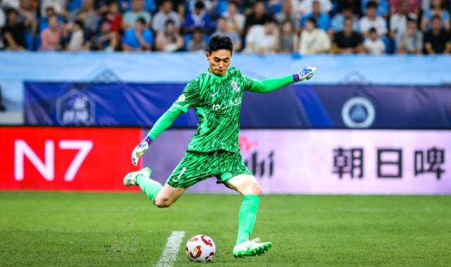 记者：薛庆浩的表现有明显提升，希望防守继续保持，进攻早点复苏