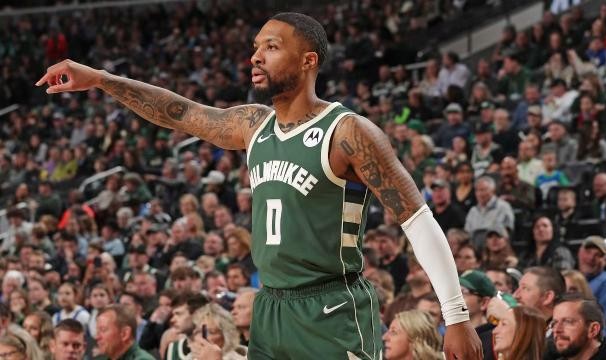 九游体育中国官网-利拉德单核带队再爆发 雄鹿最大问题仍是双星磨合