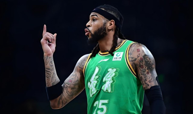 九游体育app-广东队抛弃之人，成为辽宁大腿！球迷：杜锋会后悔吗？