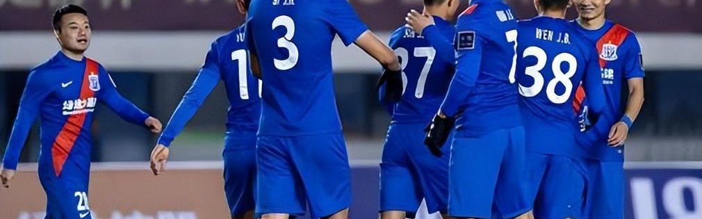 九游体育app-杨帅为何刚来申花就坐稳主力中卫，热身赛接连出战，原因找到了