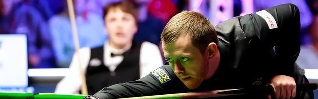 九游体育-500万英镑输光，住出租屋的破产冠军，对阵开劳斯莱斯的豪门公子